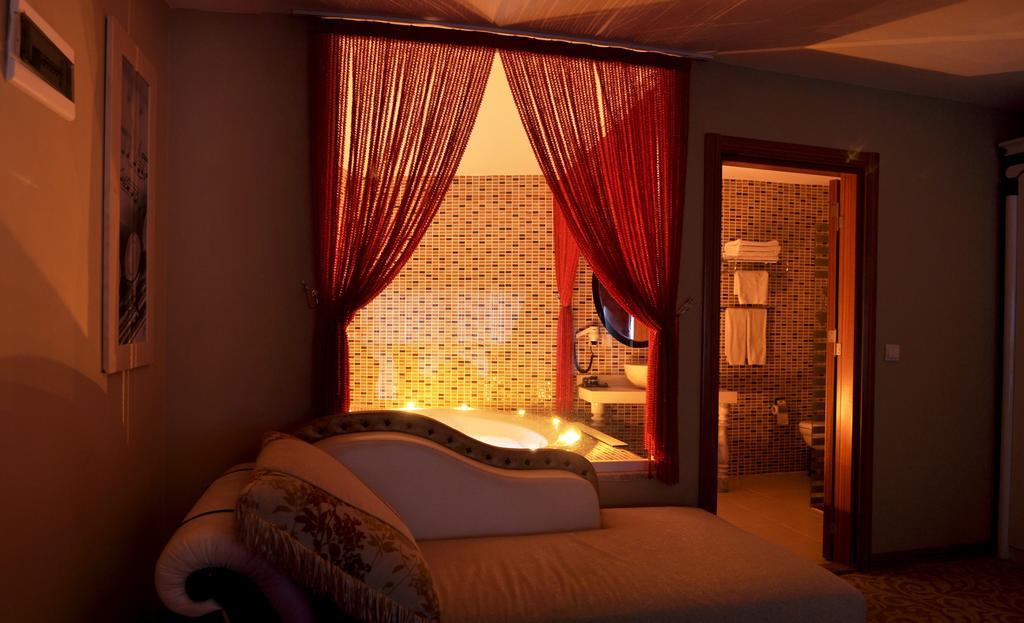 Demosan Hotel 카라만 외부 사진