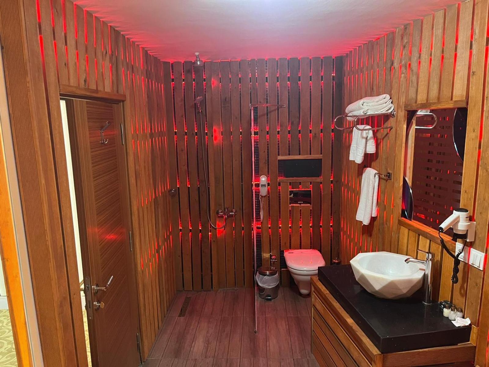 Demosan Hotel 카라만 외부 사진