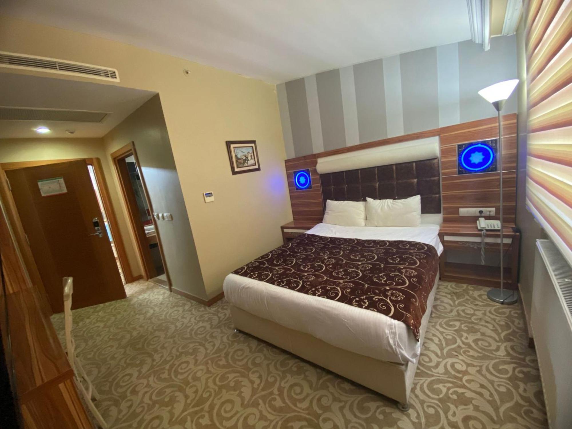 Demosan Hotel 카라만 외부 사진