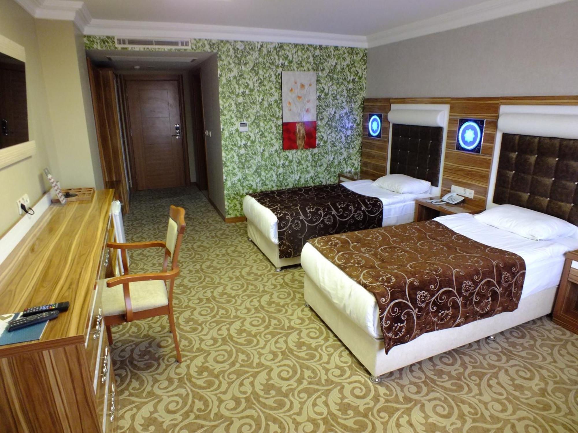 Demosan Hotel 카라만 외부 사진